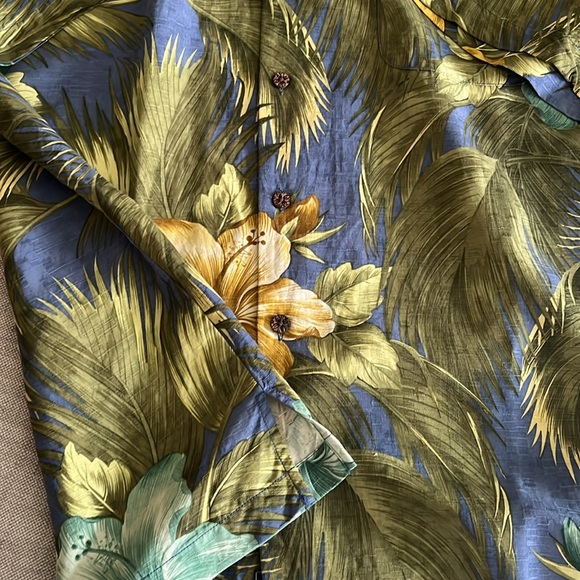 Tommy Bahama silk l shirt - Picture 6 of 14